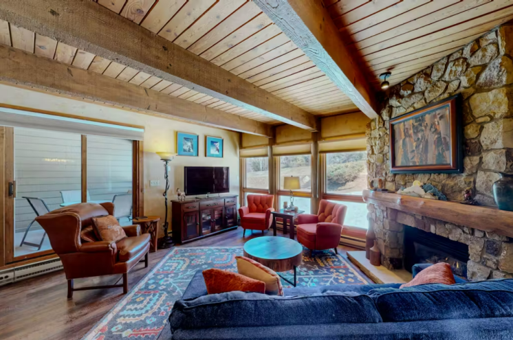 Happy Birthday🥳 Stay at this Beautiful 🚵‍♀️Mountain – Side&nbsp;Retreat⛷️